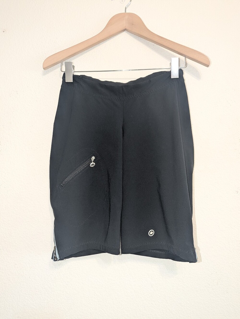 Women's ASSOS Trail MTB Cargo Biking Cycling Shorts  Sz: Small  Color: Black